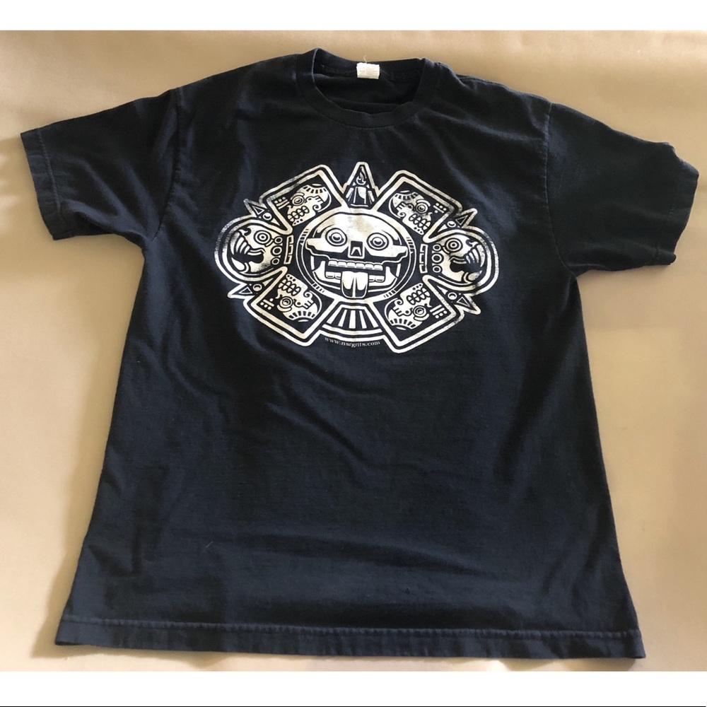 PRE-WORN AZTECA PRINT BLACK TEE SIZE LARGE UNISEX